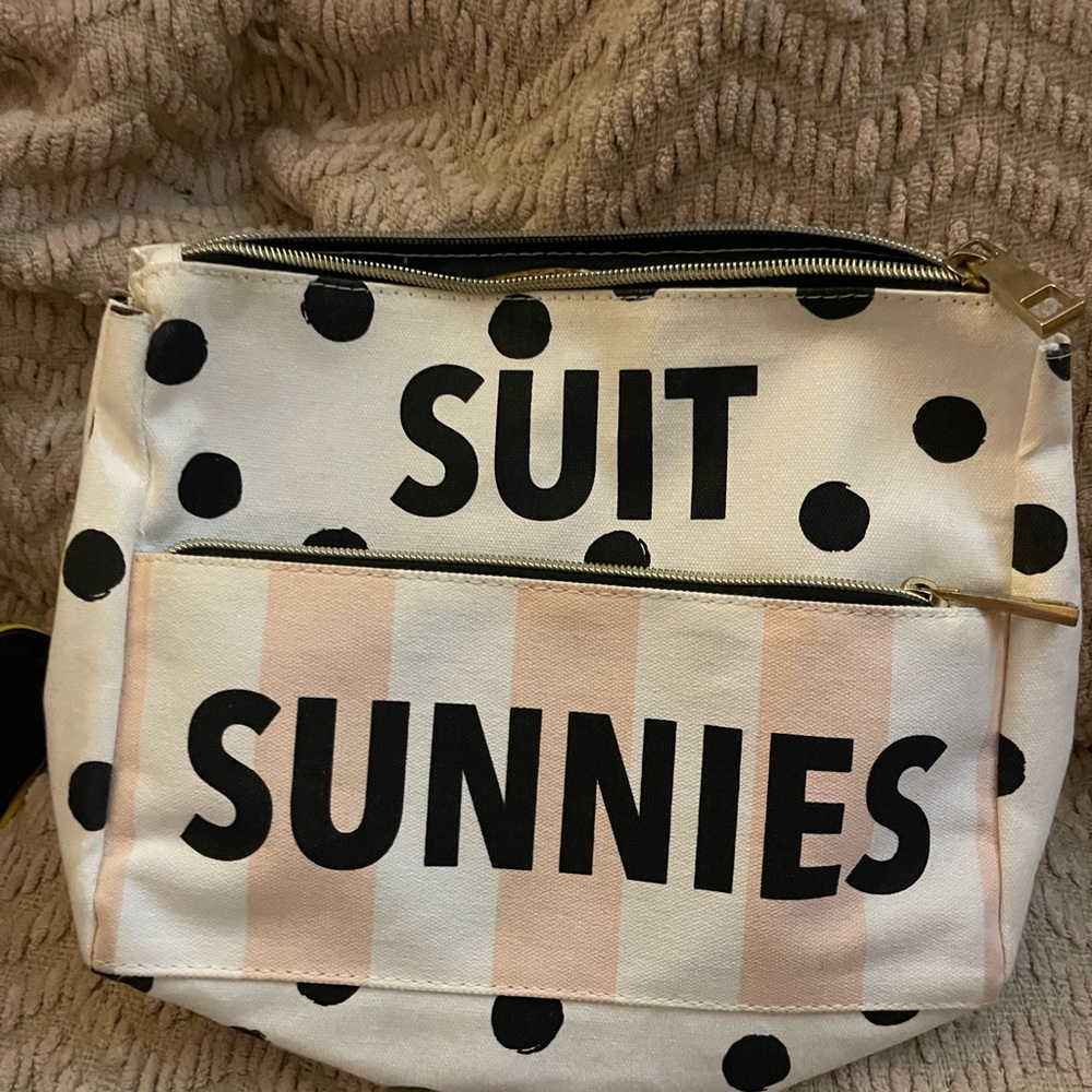 Suit sunnies bag
